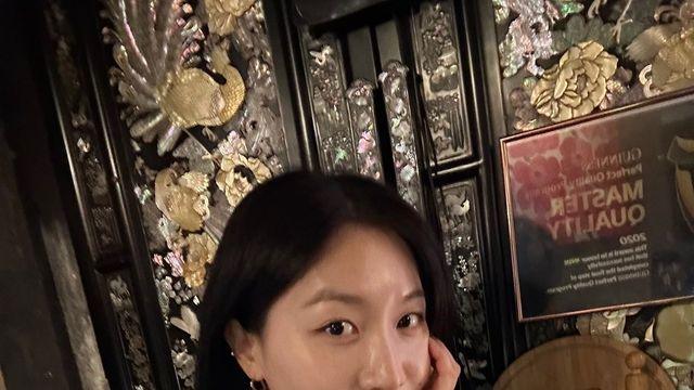 정소연, 회색 니트부터 블랙 미니 드레스까지…완벽한 스타일링 교과서  