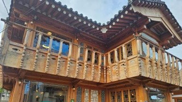 경주 황리단길, 새로운 관광 명소로 떠오르다