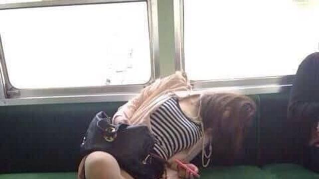 지하철의 기묘한 아가씨,,