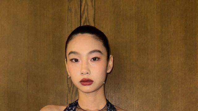 정호연, 은하수를 담은 드레스…감성 충만 '나이트뷰 패션'