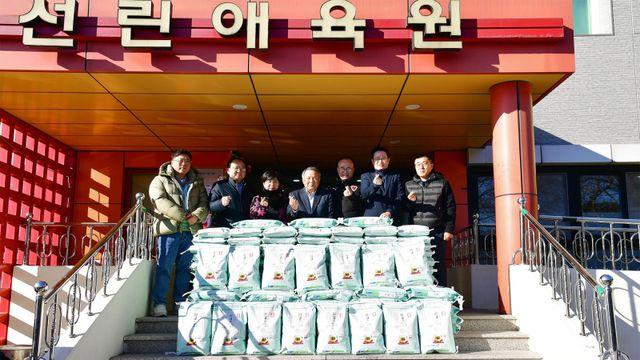 “선수들이 만든 쌀로 온정을” 포항 X 이마트, 득점 연계 쌀 기부 진행