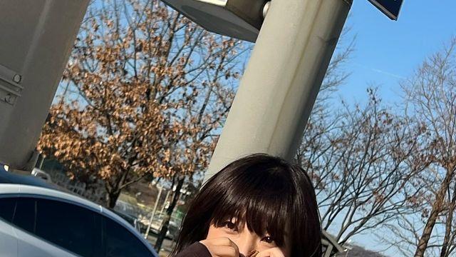 유빈, 뉴트로 감성의 윈터룩…트렌디 단발로 시선 집중
