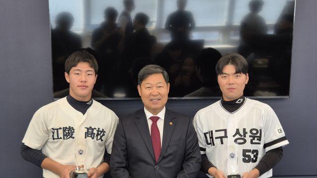 'SSG' 이율예 '삼성' 함수호, 제 8회 이만수 포수상·홈런상 수상