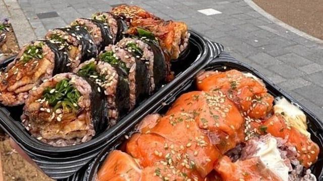 햄 빼는데 추가금 받는 김밥집의 깁밥 실물.jpg..