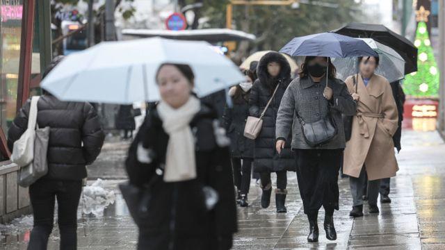 [오늘 날씨] 전국 흐리고 곳곳 눈·비… 수도권 미세먼지 주의
