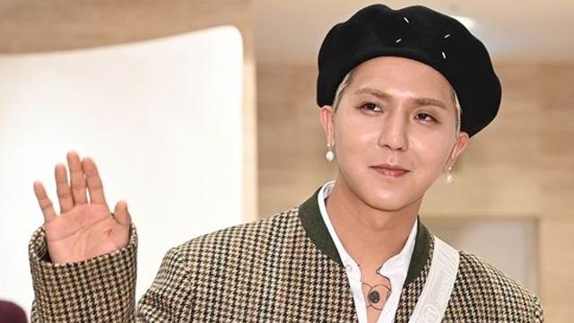 송민호 '부실 근무' 의혹 거세진다…소집해제 4일 앞두고 경찰 내사 착수