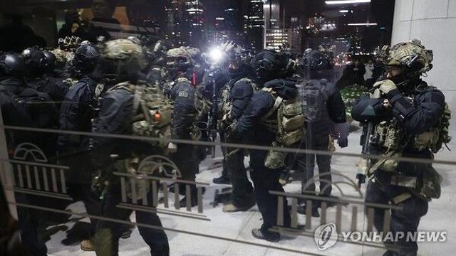 [이슈] 한동훈 암살 및 북한군 위장 정황 '속속'.. '수사 일원화' 내란죄 수사도 탄력