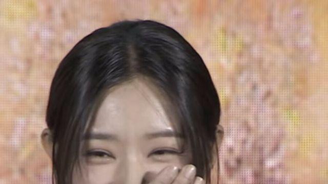 이주빈이 사진 찍힐때 필사적으로 손 가리는 이유