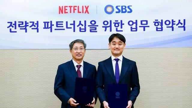 넷플릭스, 네이버 이어 'SBS'와도 손잡는다