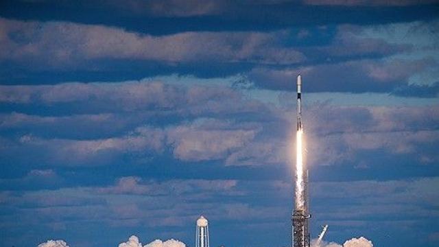 군 정찰위성 3호기, 21일 미국서 발사…군집 운용 가능해진다