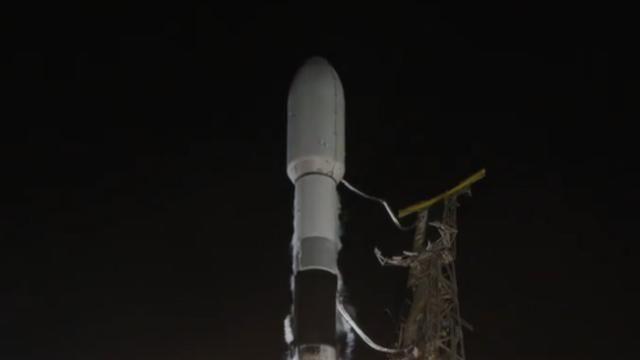 군 정찰위성 3호기 지상국간 교신 성공…