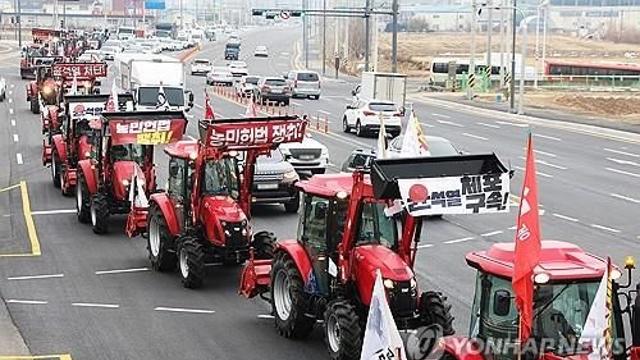 '尹구속 촉구 트랙터 상경' 농민들 수원 거쳐 서울 진입 예상