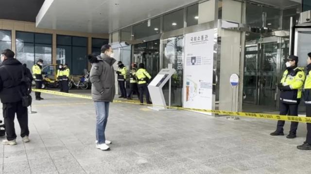 국회 소통관서 화재 발생…1시간여만 완진