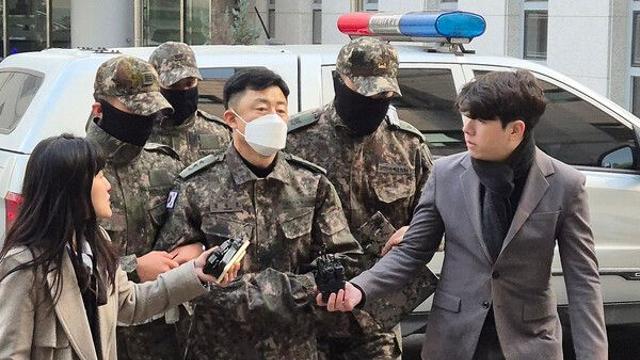 공수처·경찰 '햄버거 회동' 문상호 정보 사령관 조사... 노상원 수첩도 조사 중