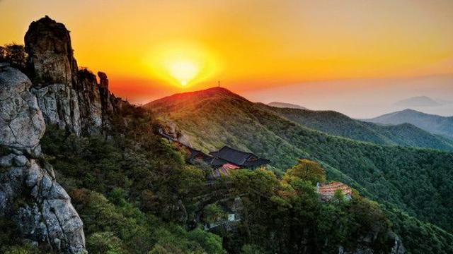 남해여행의 필수 코스: 일출 명소와 숨은 매력 탐방