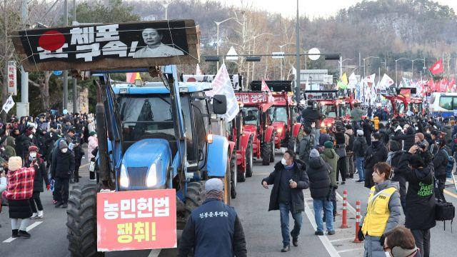 '남태령 시위' 경찰 대응 도마에…김상욱 