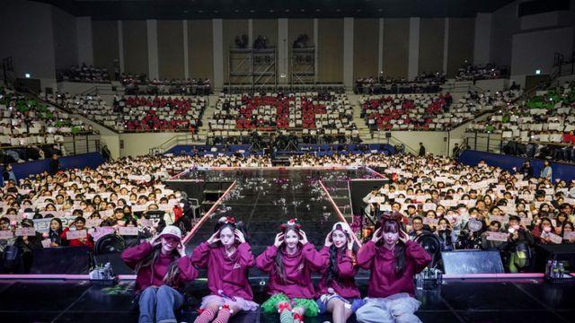 에이핑크, 4년 만에 일곱 번째 단독 콘서트 성료! 완전체 케미·저력 증명