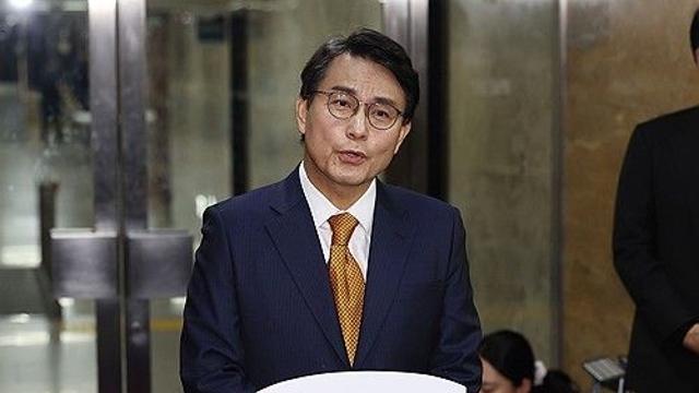민주 
