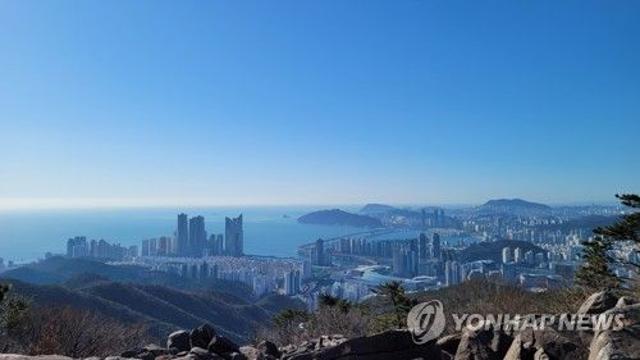 부산·울산·경남 구름 많음…낮 최고 8∼11도