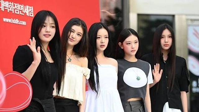 뉴진스, 그룹명 언급 無 