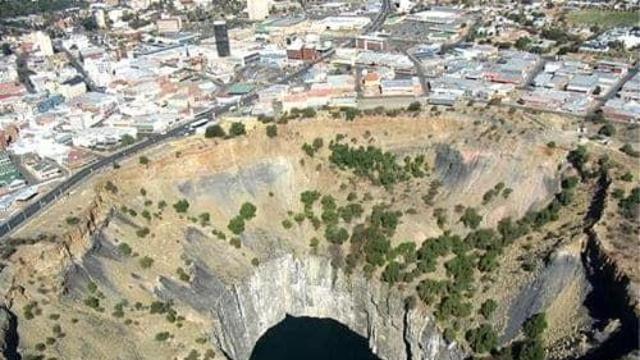 무서운 구멍사진들,,