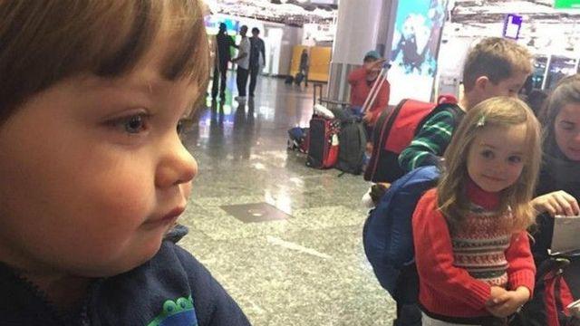 잘생긴 남자를 보는 여자의 시선.