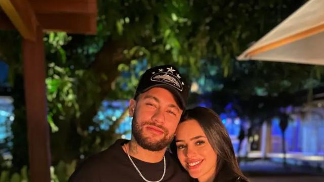 '연봉 2200억' 네이마르, 헤이진 연인과 초호와 파티...무슨 일 벌어졌길래