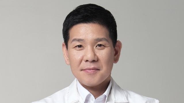 [칼럼] 성인 여드름은 왜 턱 주변에 많이 생길까?