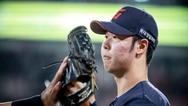 롯데 신인 투수 전미르 팔꿈치 부상으로 결국 수술대에, 복귀까지 6개월