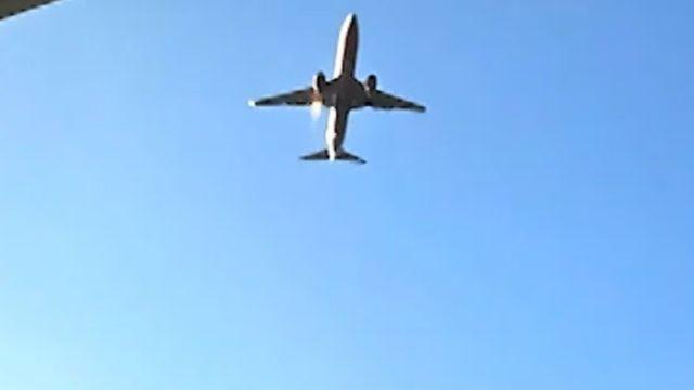 착륙 전 엔진서 불길..조류 충돌로 엔진 이상 추정