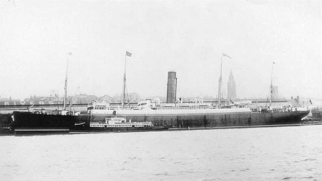 타이타닉 구조선 선장이 뉴욕에 도착하자마자 지시한 것 