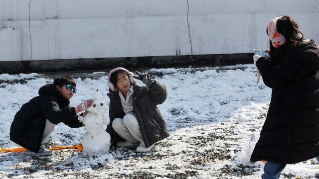 전국 대체로 흐린 하늘…수도권·강원·경북 일부서 눈비[내일날씨]