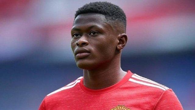 맨체스터 유나이티드, 드디어 LB 찾았다...PSG 풀백 영입 제안→선수도 이적 희망