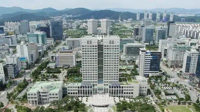 대한민국의 대표적인 노잼 호소인 도시 두 곳..