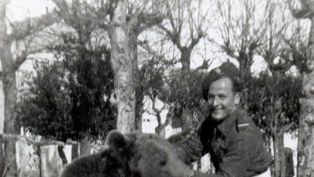 부대 마스코트가 스파이 잡은 이유..