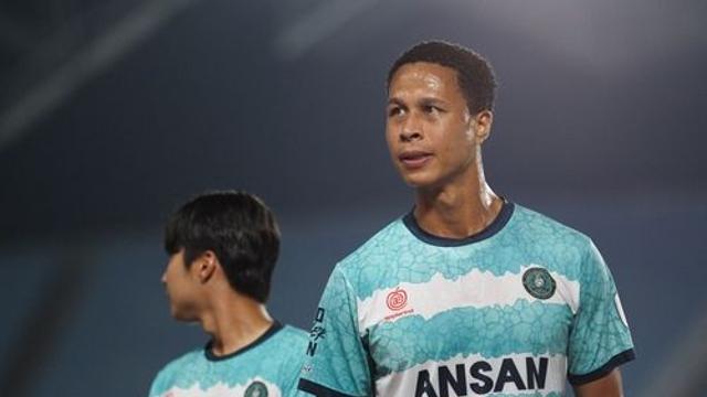 K리그2 안산, 베테랑 스트라이커 강수일과 결국 재계약