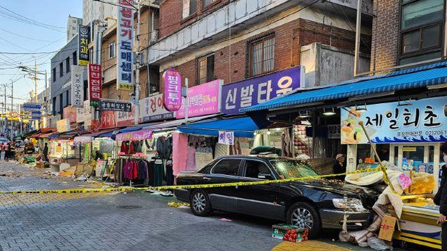 목동 깨비시장 차량 돌진…부상자 최소 10명(상보)