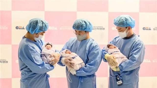 아기 3명의 우렁찬 울음소리...