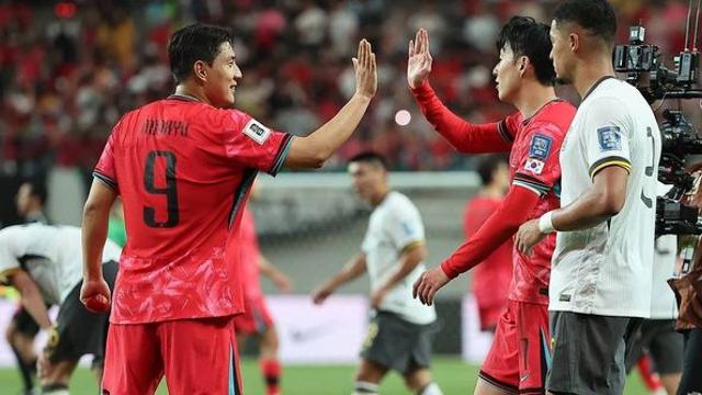 “역대 최고 대우...” 한국 축구판 뒤흔들 '대형 이적' 소식 전해졌다
