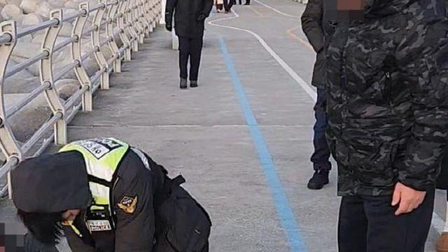 일출 기다리다 갑자기.. 해경이 응급처치로 살렸다