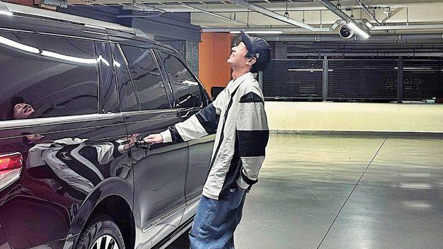 오징어 게임 박성훈, 평상시엔 여장 안 하고 이 차 탄다