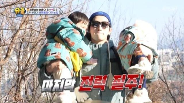 김준호, 은우x정우 안고 등산 마무리…