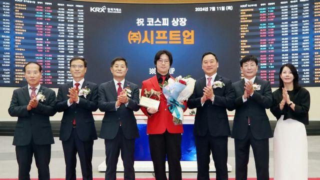 [컴앤스톡] 쩔쩔매는 시프트업... 주가도 실적도 '중국' 손에