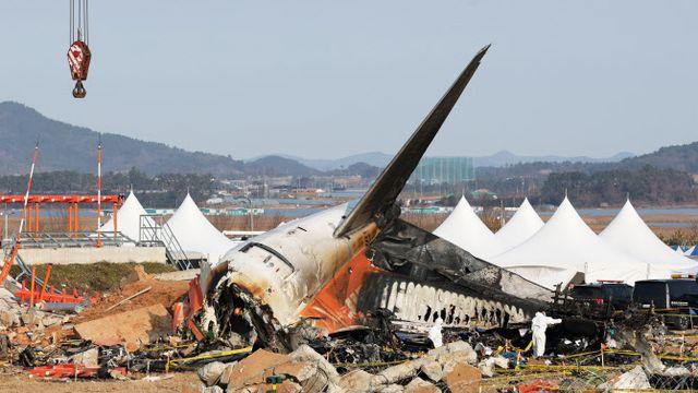 무안공항 7년 다닌 조종사 “콘크리트 상상 못 해, 흙더미인줄”