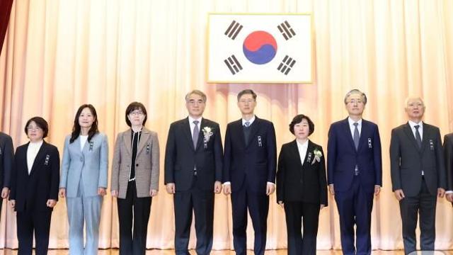 '8인 체제' 갖춘 헌법재판소…6명 찬성시 '탄핵 인용'