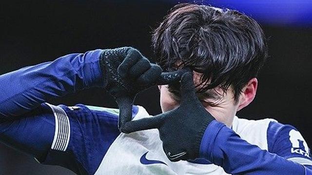 손흥민 2020년대 EPL 최고 윙어 뽑혔다! 그런데 공짜 이적?…토트넘 침묵→SON 이적설만 활활
