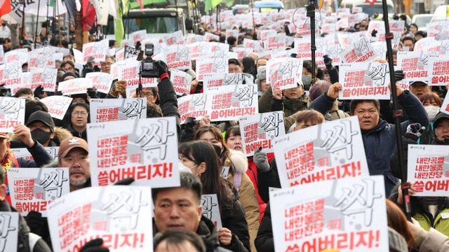 尹 체포 무산, 관저 앞 혼란…