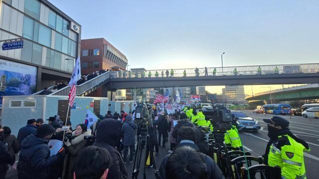尹체포 '불발' 공수처, 주말 집행 재시도 할까