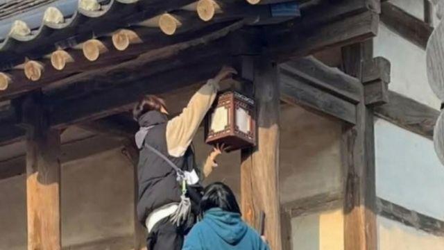 드라마 찍겠다고 세계유산에 못질... 서경덕 교수 “시민의식 개선해야” 일침