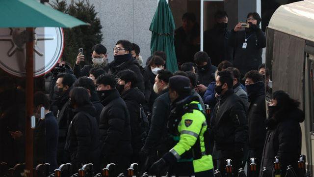 대통령경호처 “경호·군사시설 무단침입, 법적 조치할 것”(상보)